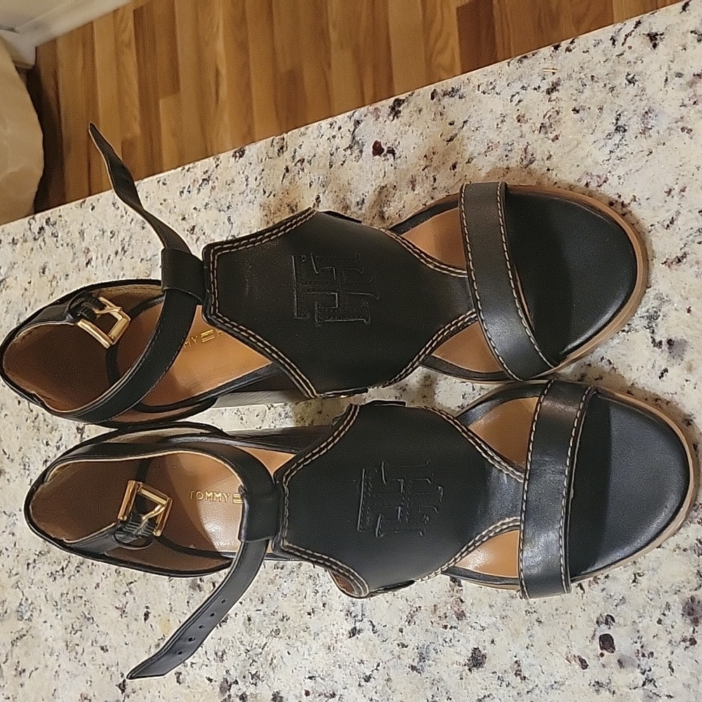 TOMMY HILFIGER WOMEN'S HEELED SANDALS, Black 9.5. Excellent condition.